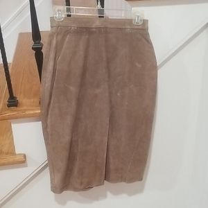 100% Leather bagatelle below the knee skirt